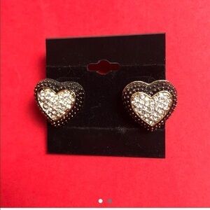 Formal earring set 💛🤍​​​​​​​​​​​​​​​​​​​​​​​​